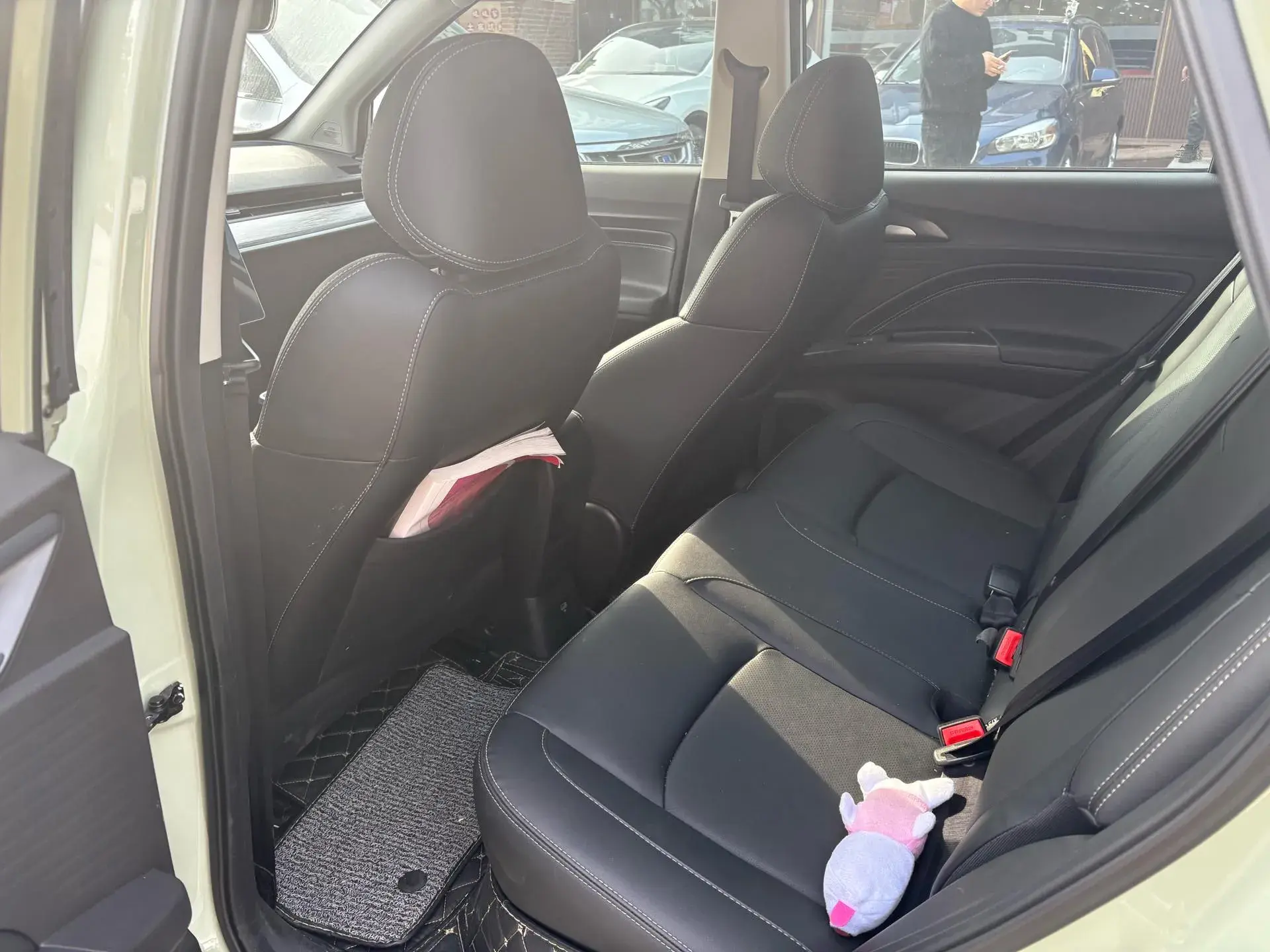 2023 NETA X thumbnail 3