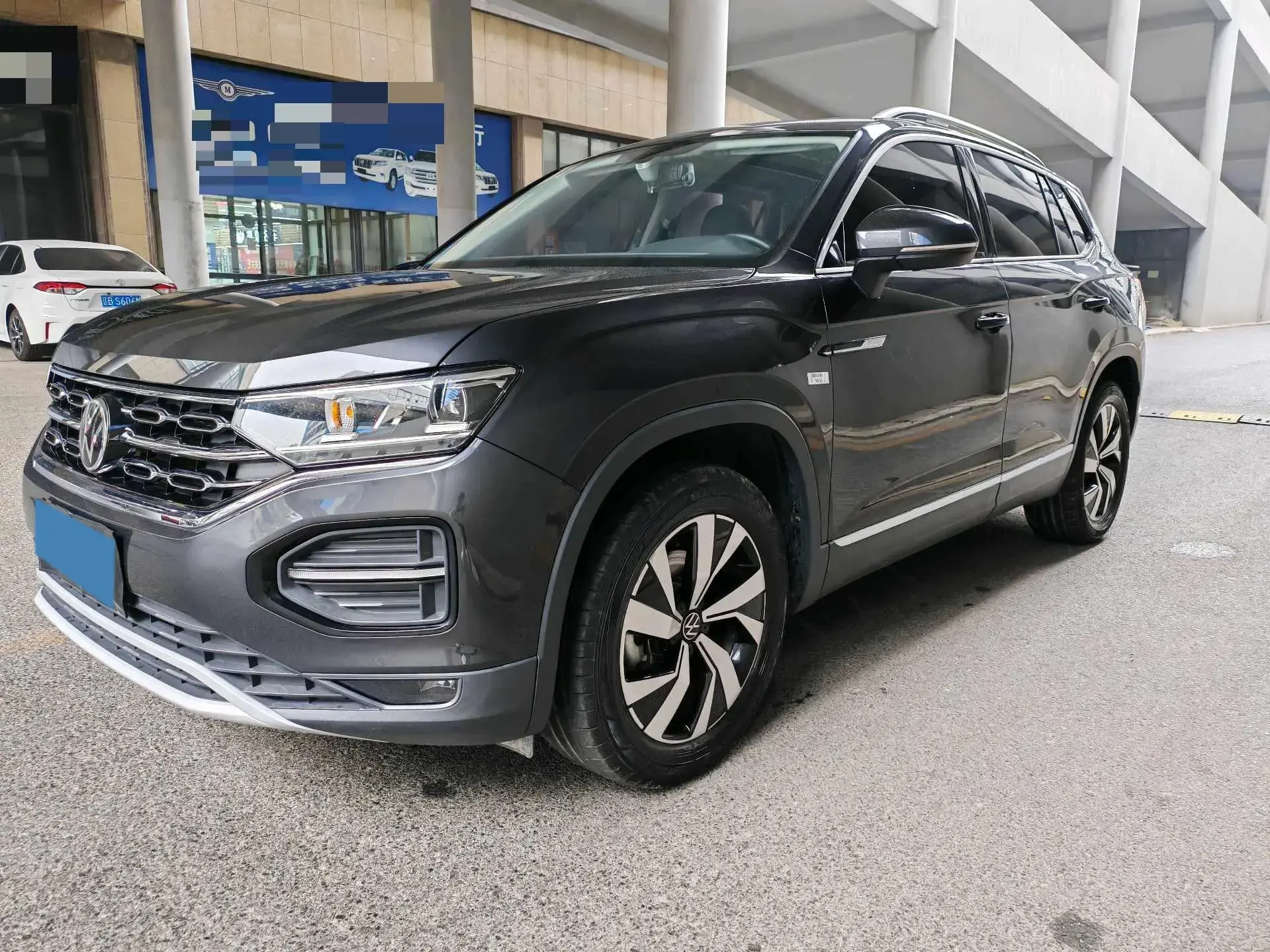 2022 VOLKSWAGEN TAYRON view 1