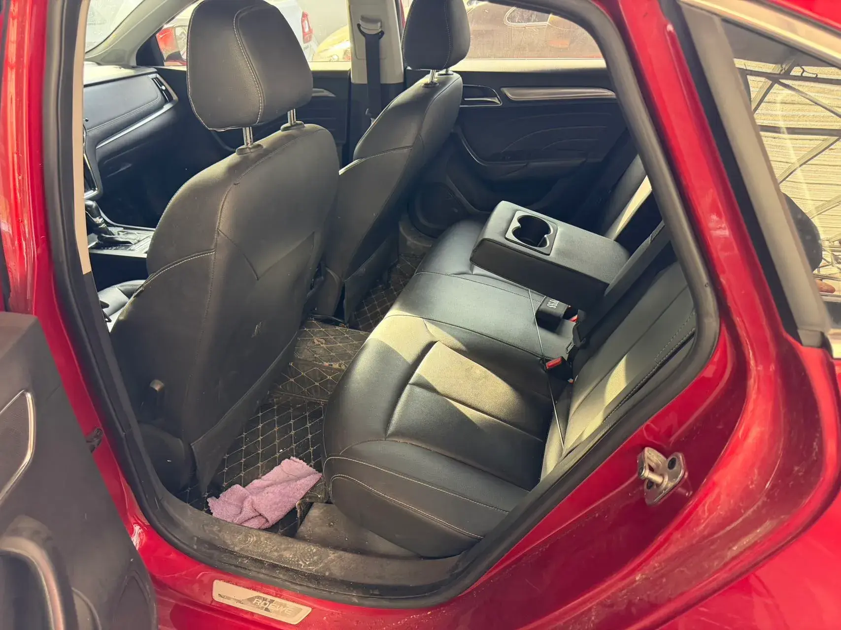 2017 ROEWE I6 thumbnail 4