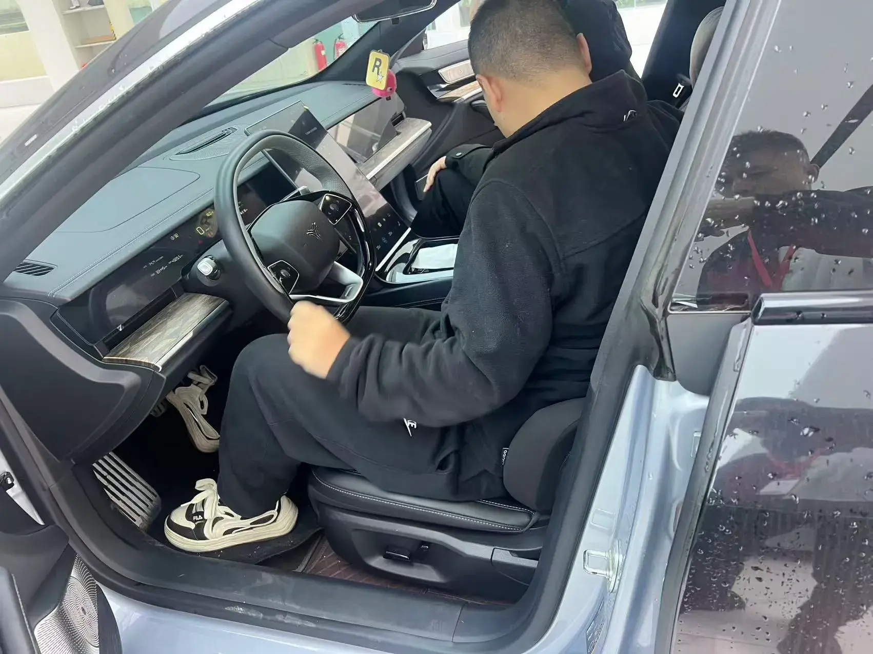 2022 NETA S thumbnail 3