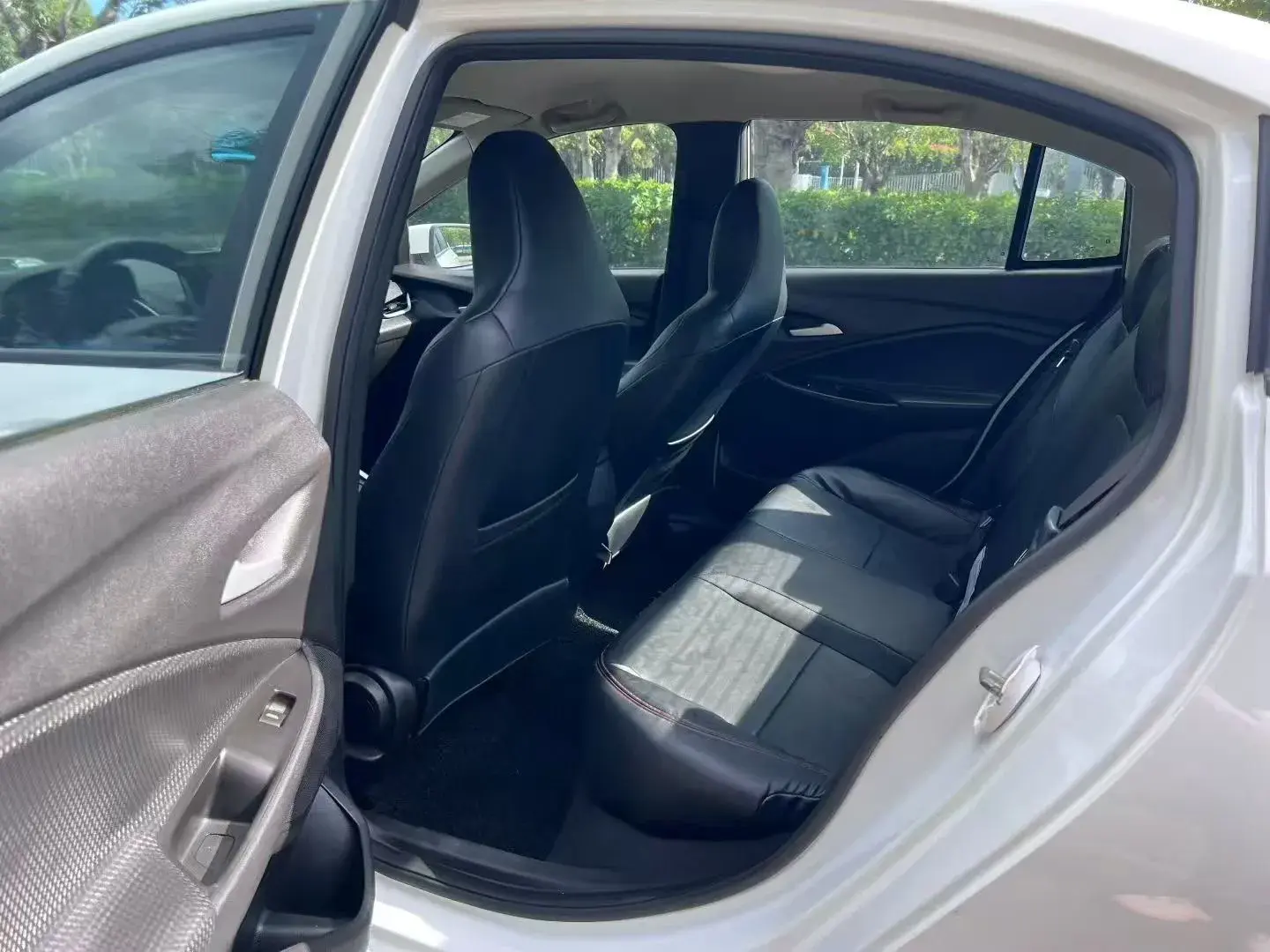 2021 CHEVROLET CAVALIER thumbnail 4