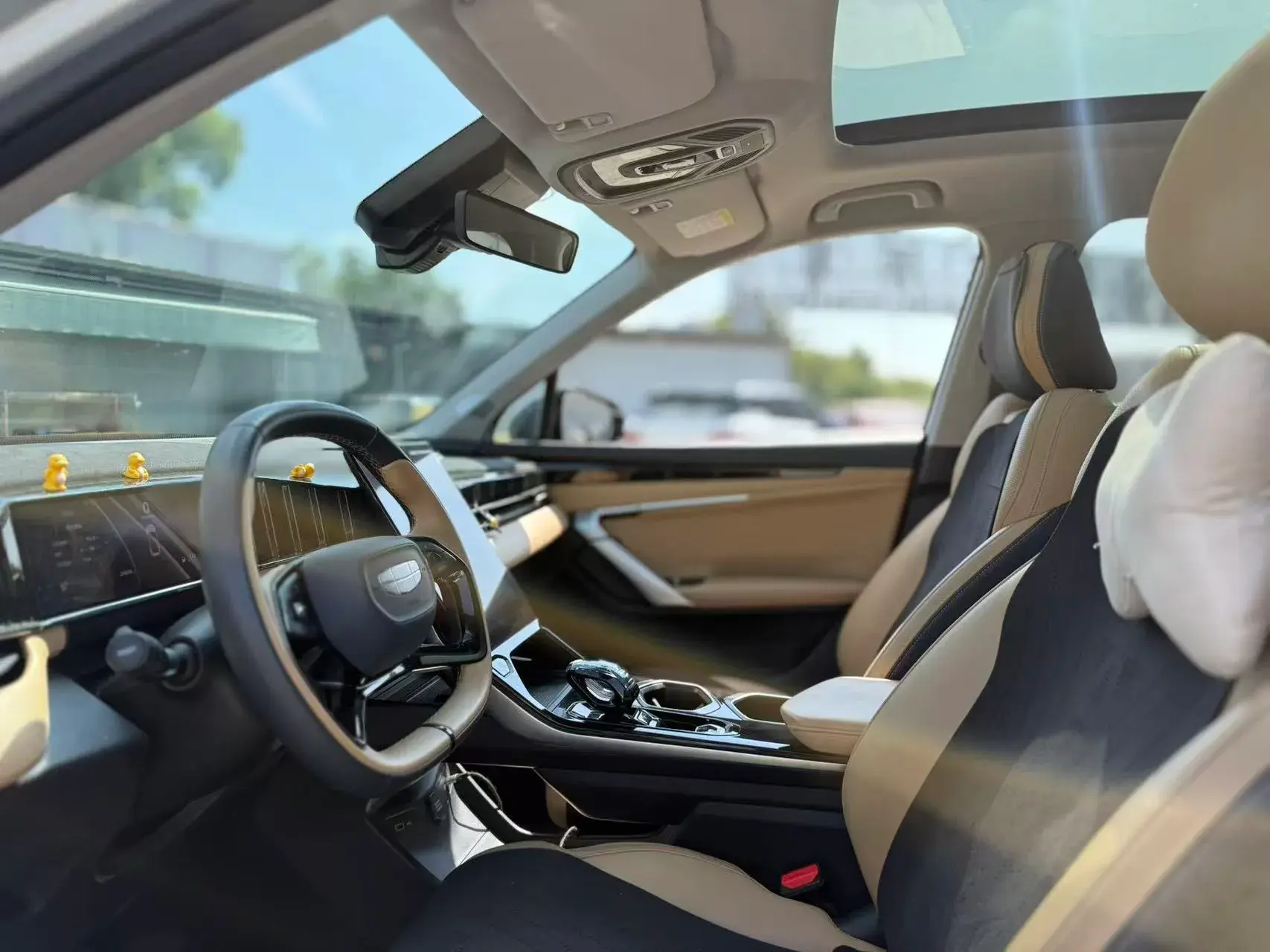 2023 GEELY STARRAY thumbnail 4