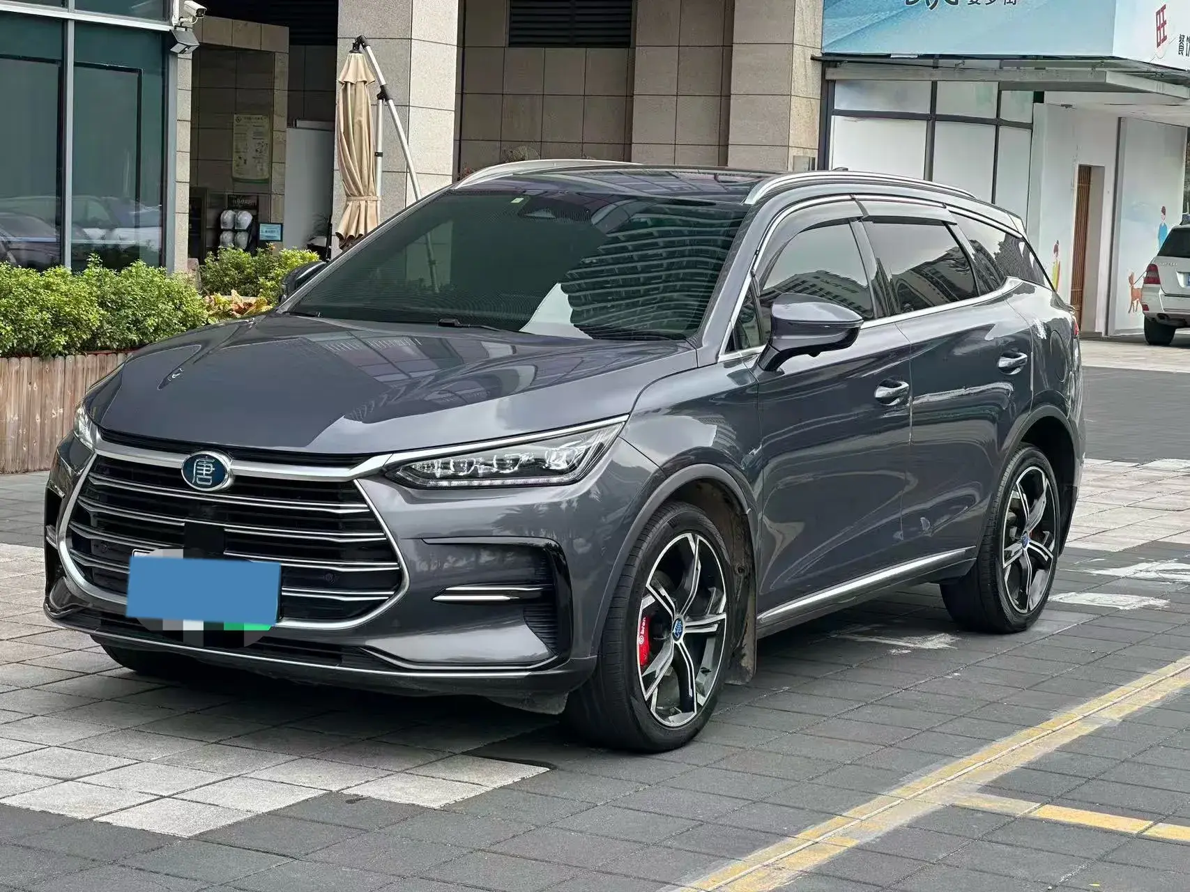 2021 BYD TANG view 1