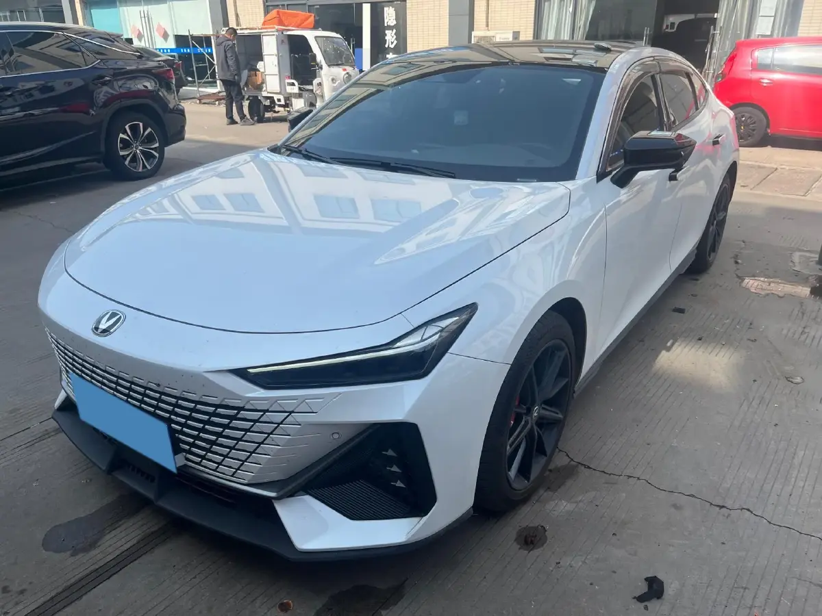 2022 ChangAn UNI-V 1.5T 188HP L4 7DCT