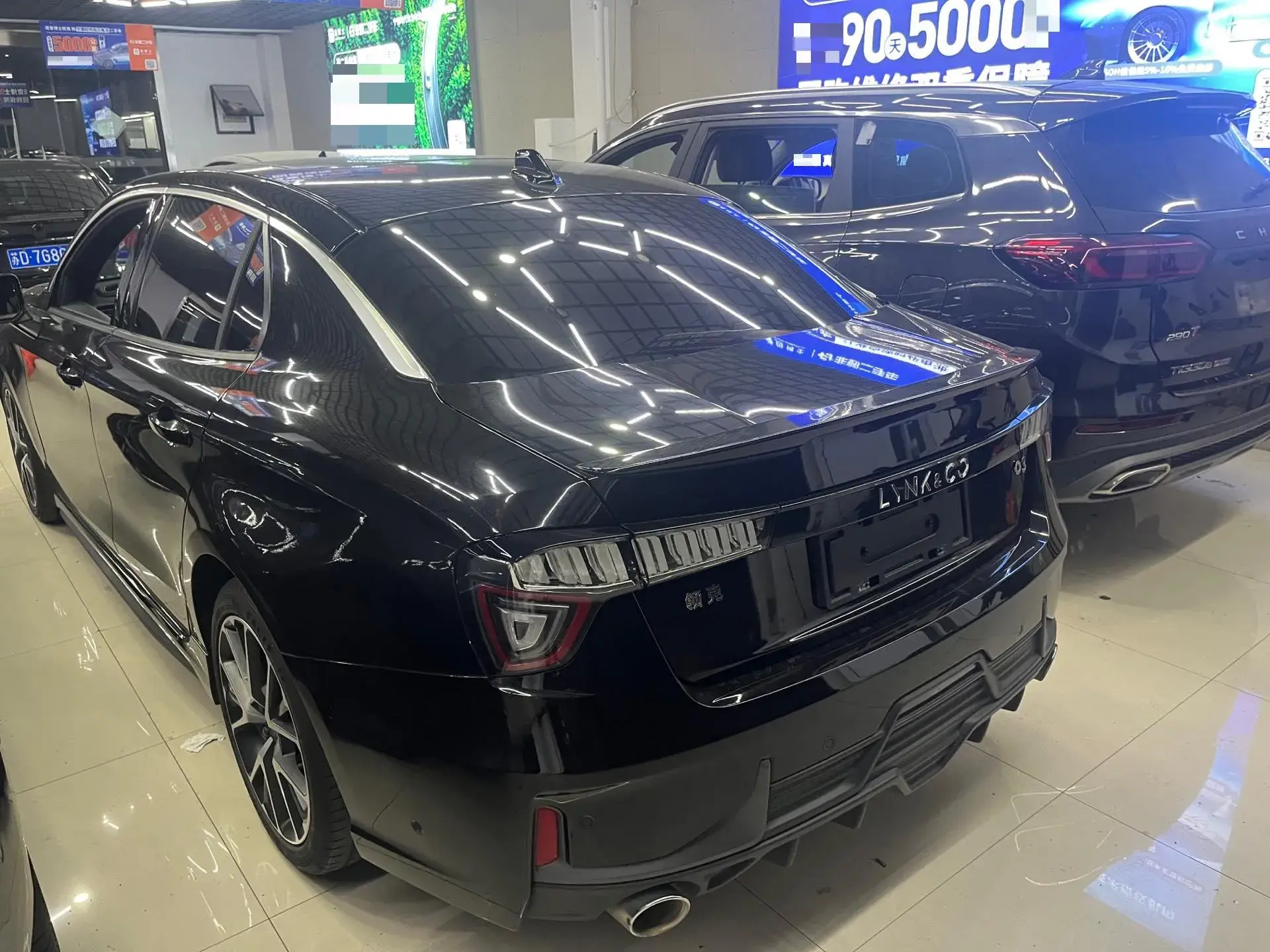 2018 LYNK&CO 03 thumbnail 4