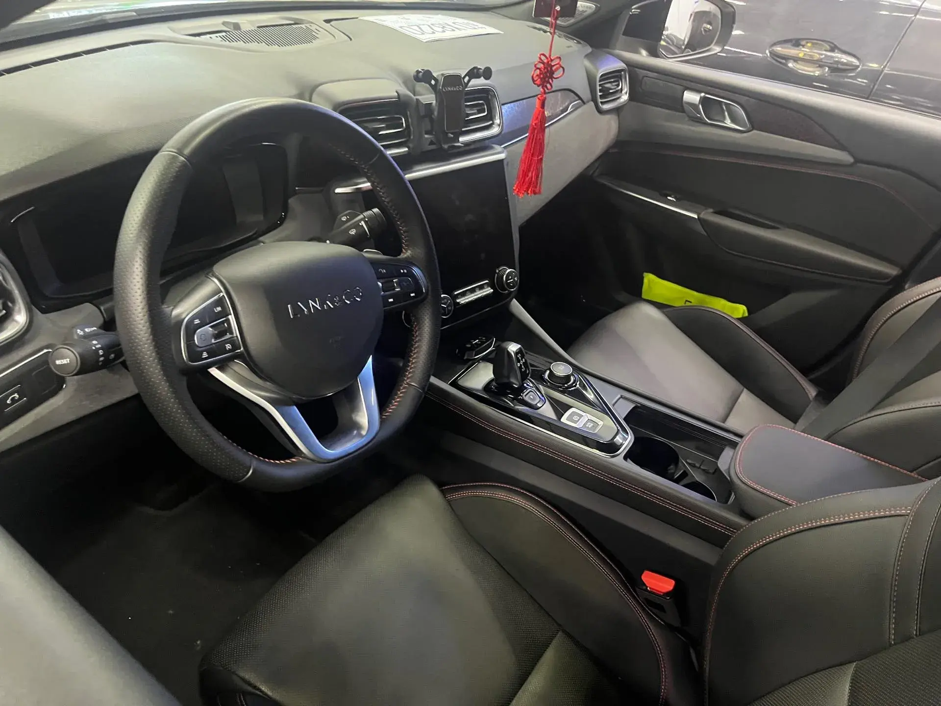 2018 LYNK&CO 03 thumbnail 2