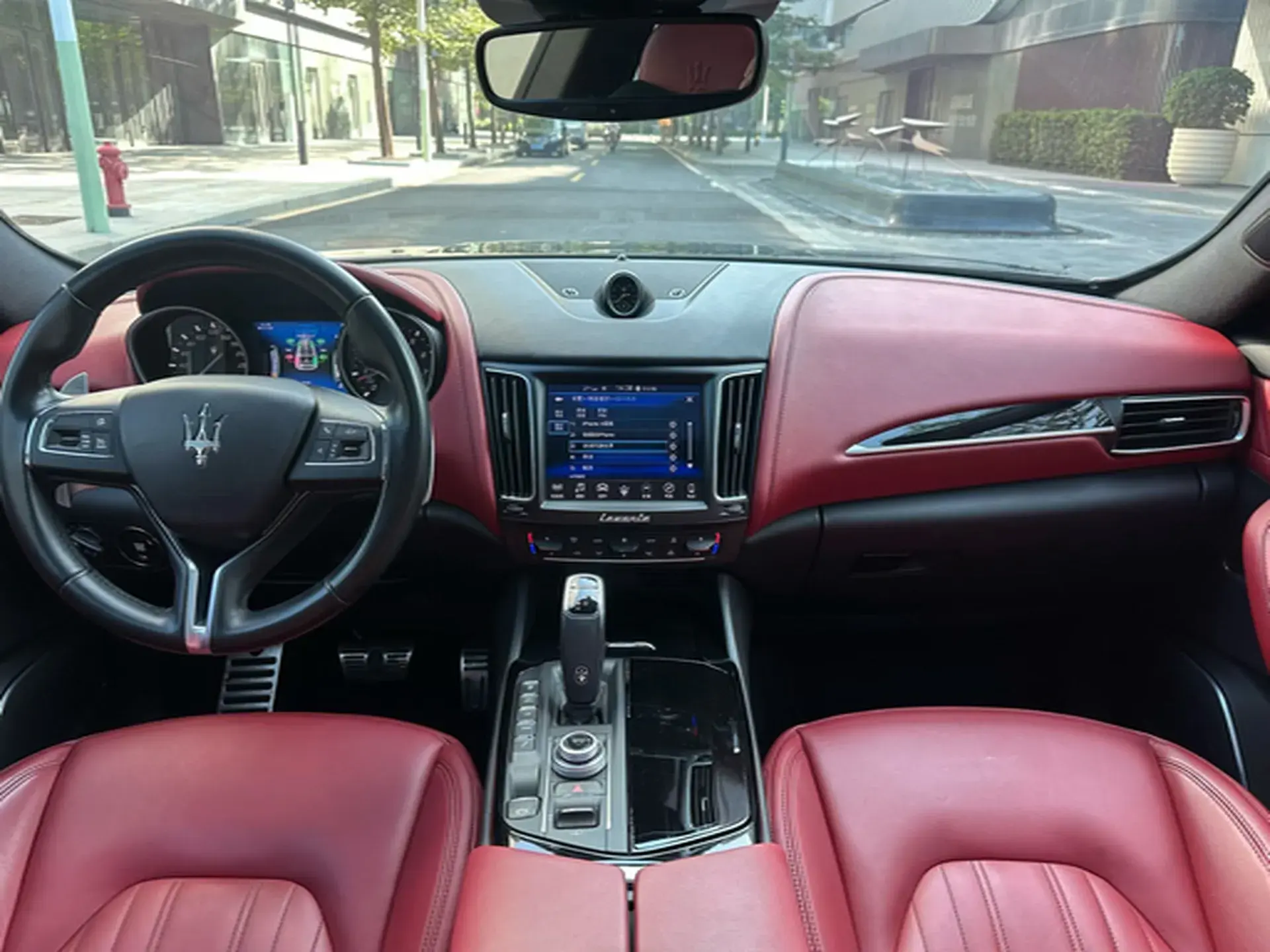 2019 MASERATI LEVANTE thumbnail 4