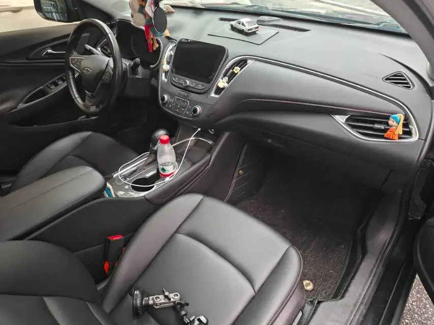 2021 CHEVROLET MALIBU thumbnail 3