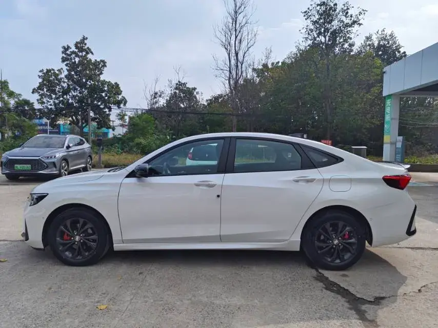 2023 BUICK VERANO thumbnail 3