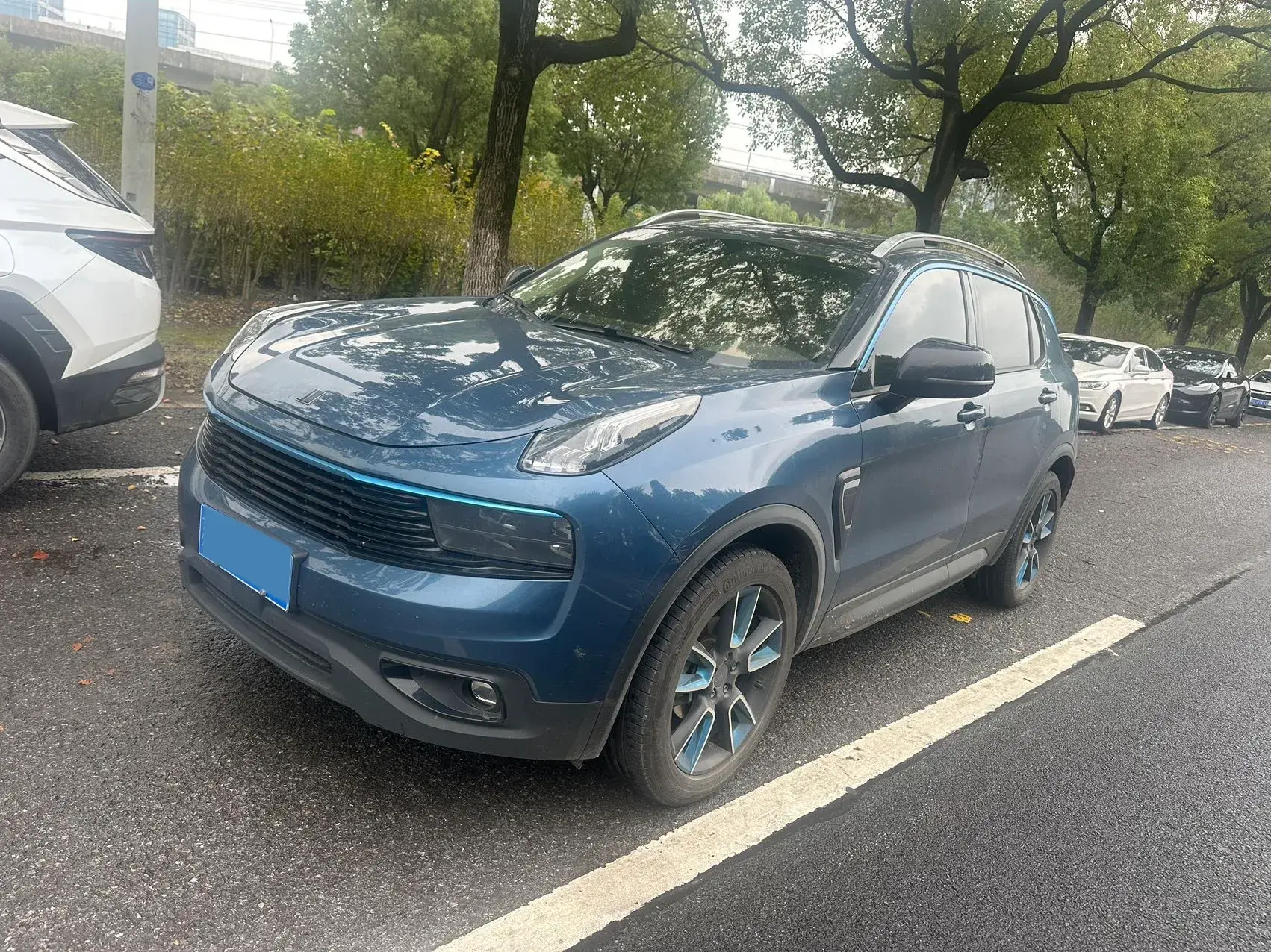 2018 LYNK&CO 01 view 1