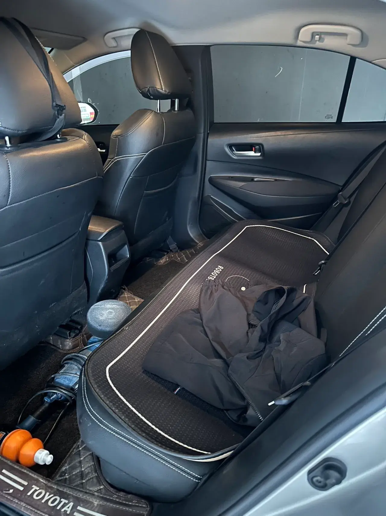 2022 TOYOTA COROLLA thumbnail 3