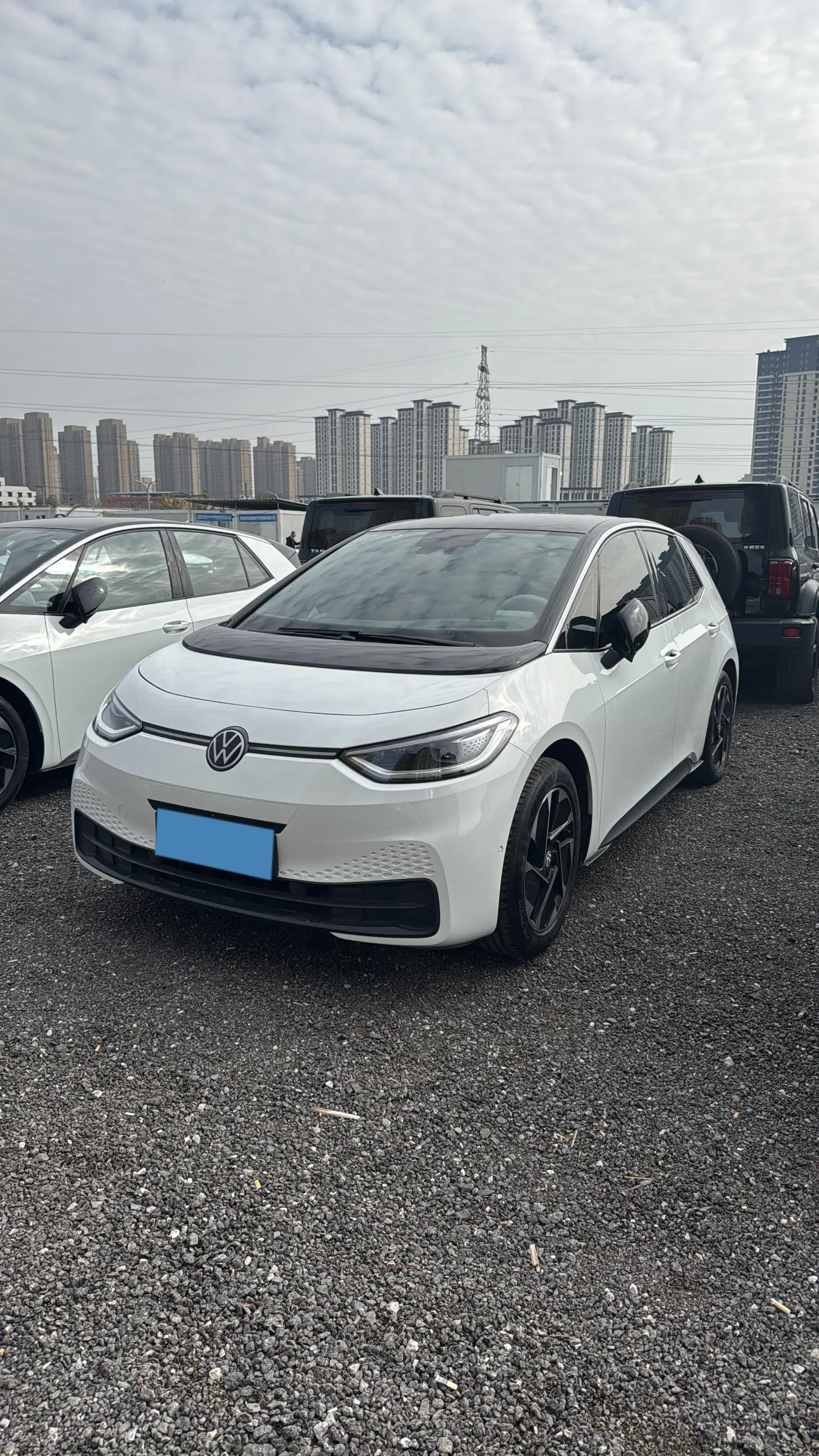 2025 VOLKSWAGEN ID.3 view 1