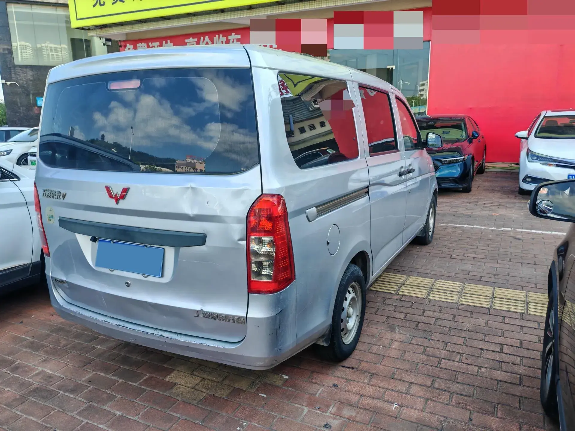 2018 WULING RONGGUANG thumbnail 4