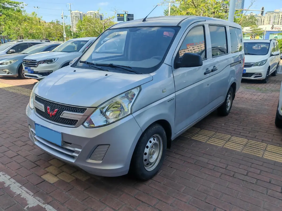 2018 WuLing RongGuang V 1.5L 112HP L4 5MT