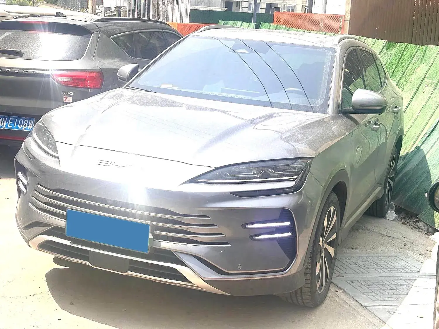 2023 BYD SONG view 1