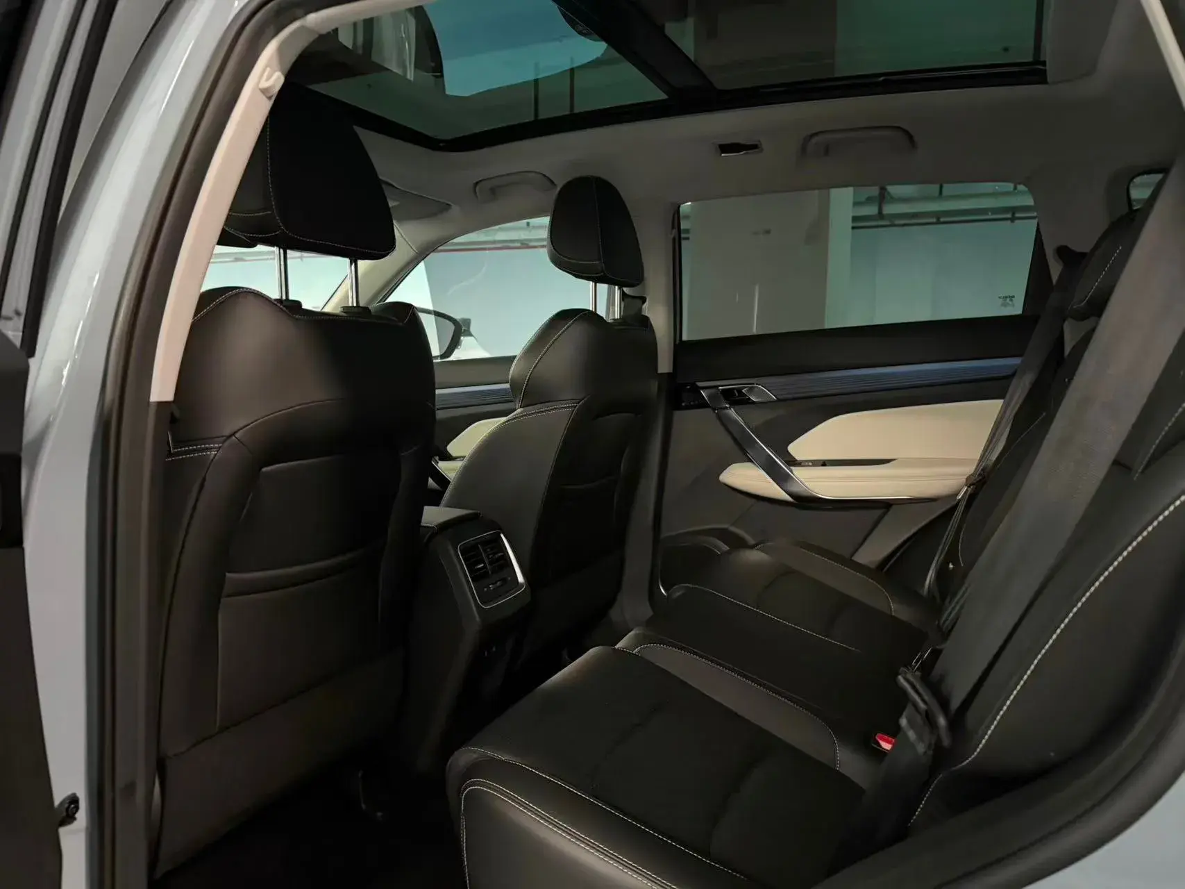 2022 GEELY AZKARRA thumbnail 4