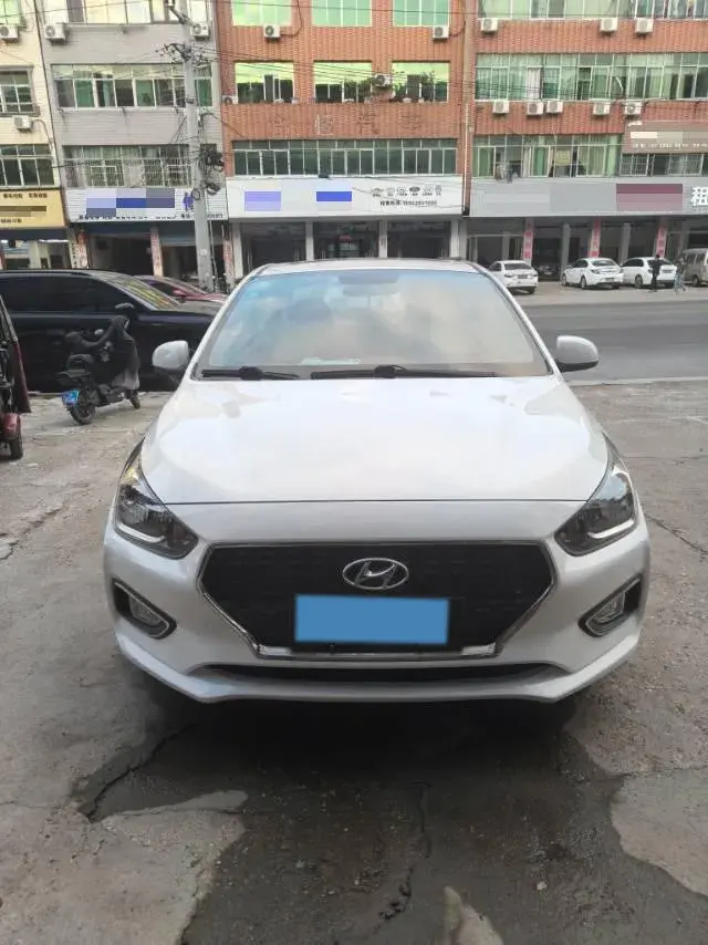 2017 HYUNDAI REINA thumbnail 2