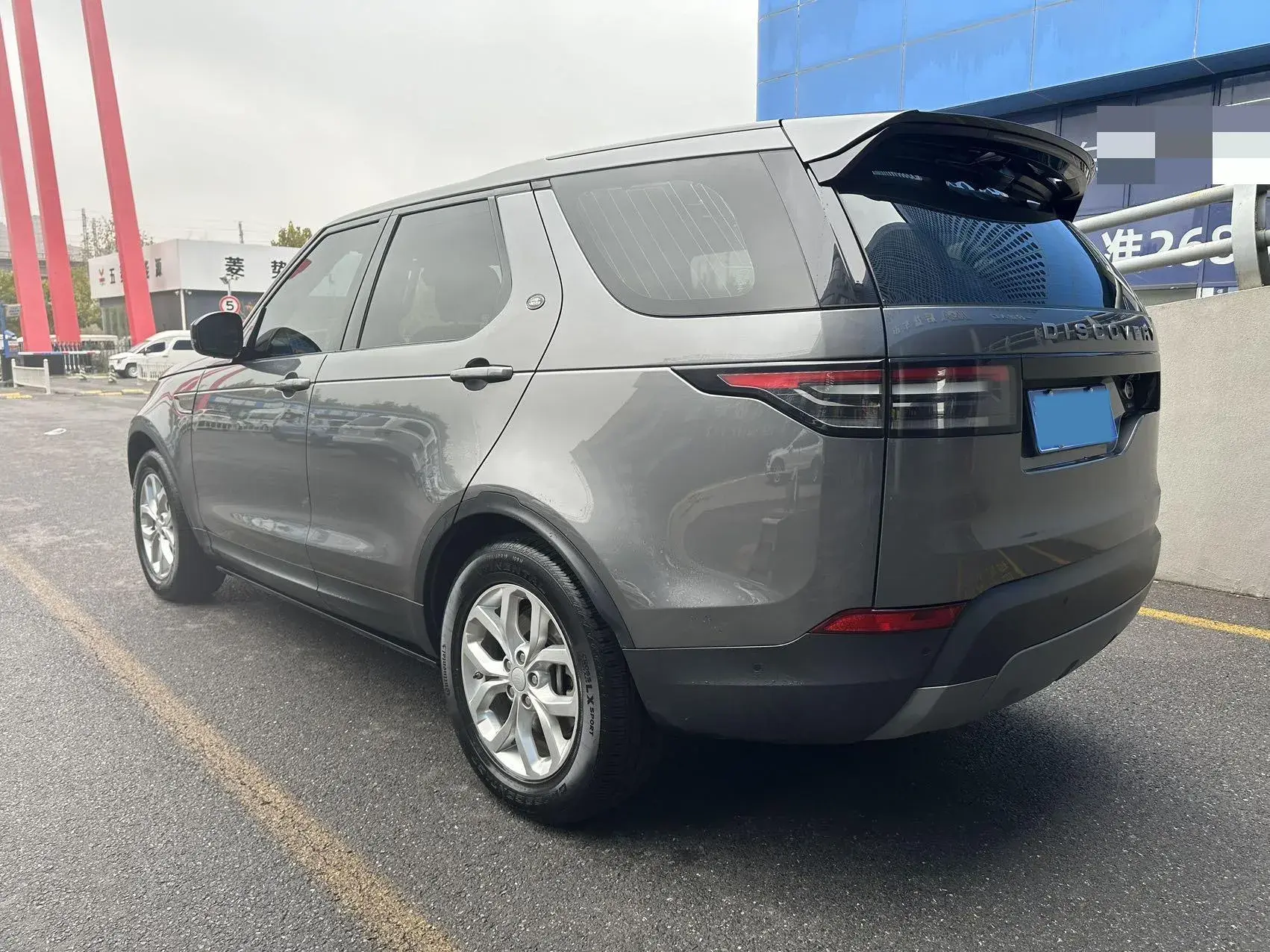 2019 LAND ROVER thumbnail 4