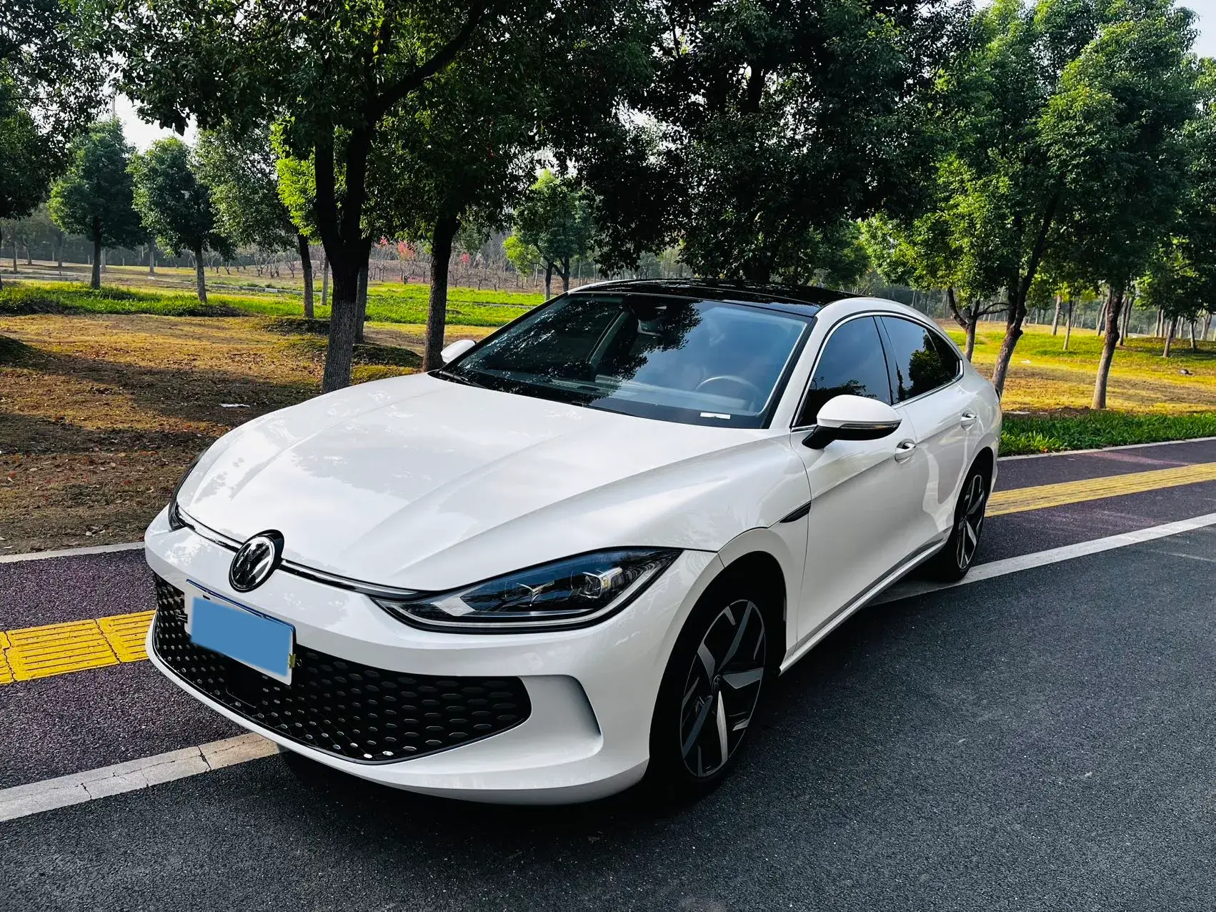 2022 VOLKSWAGEN LAMANDO view 1