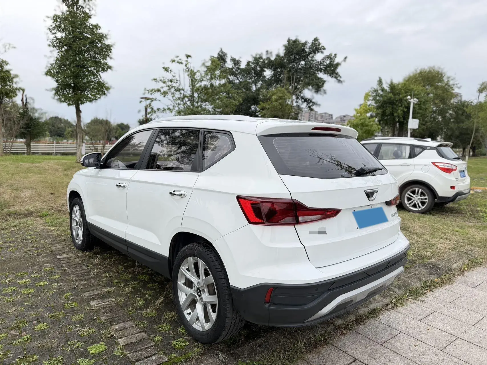 2021 JETTA VS5 thumbnail 4