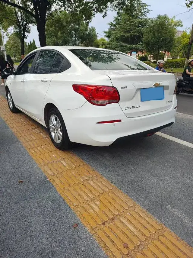 2019 CHEVROLET CAVALIER thumbnail 4