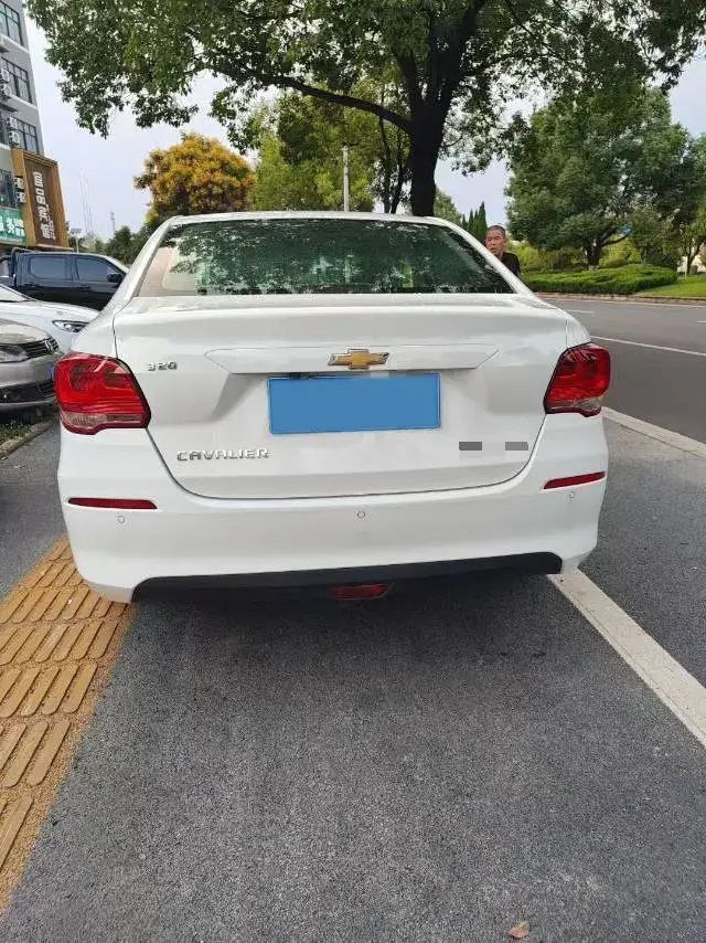 2019 CHEVROLET CAVALIER thumbnail 3