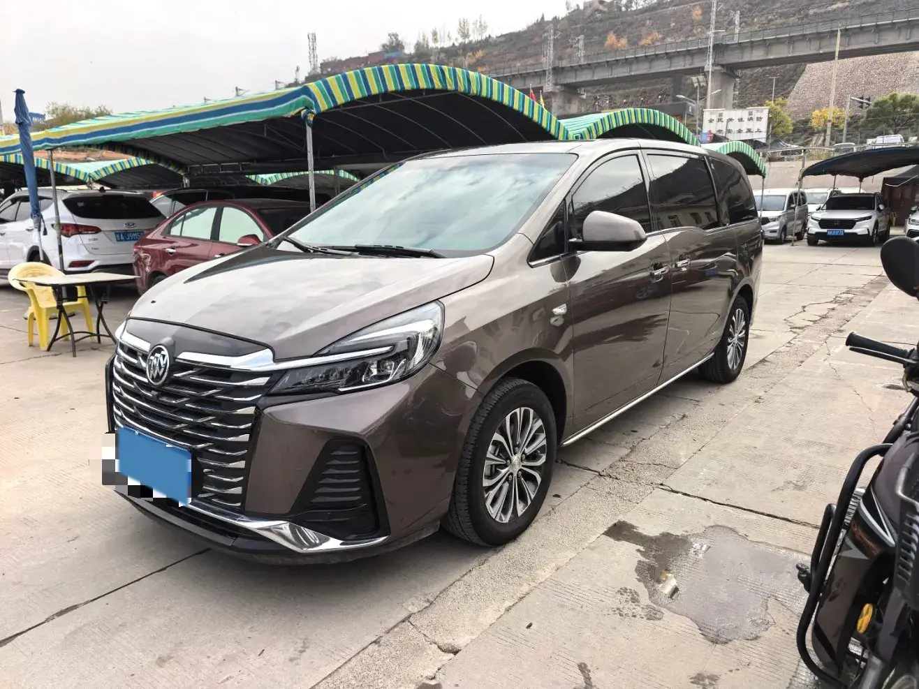 2023 BUICK GL8 view 1