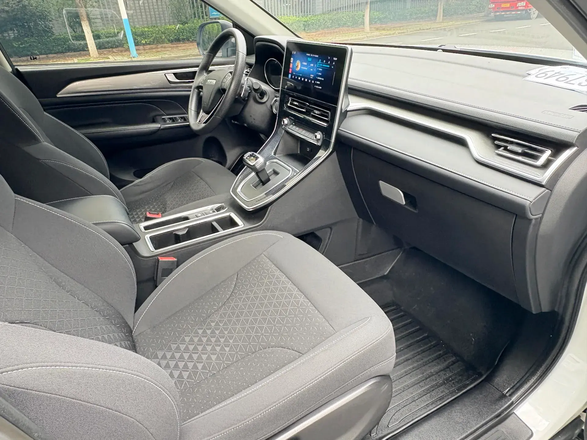 2021 HAVAL M6 thumbnail 4