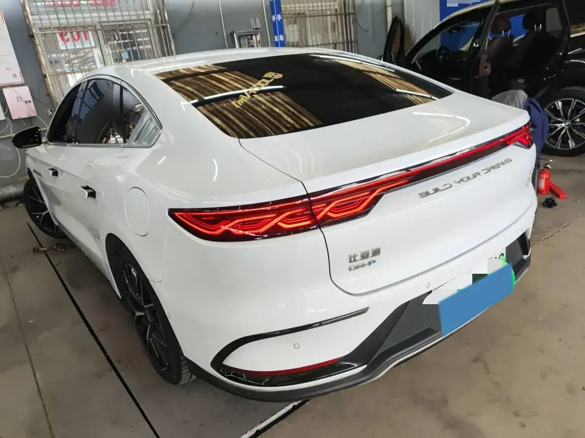 2022 BYD HAN thumbnail 3