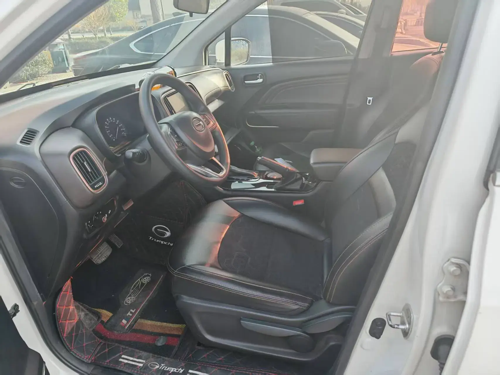 2019 GAC TRUMPCHI thumbnail 3