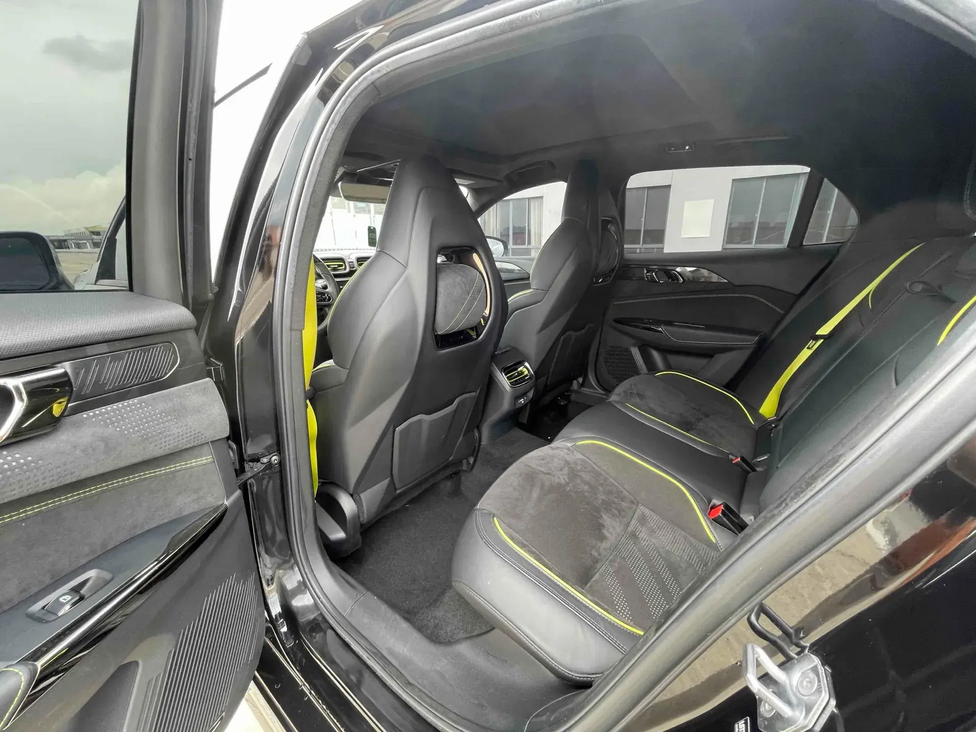 2020 LYNK&CO 03 thumbnail 3