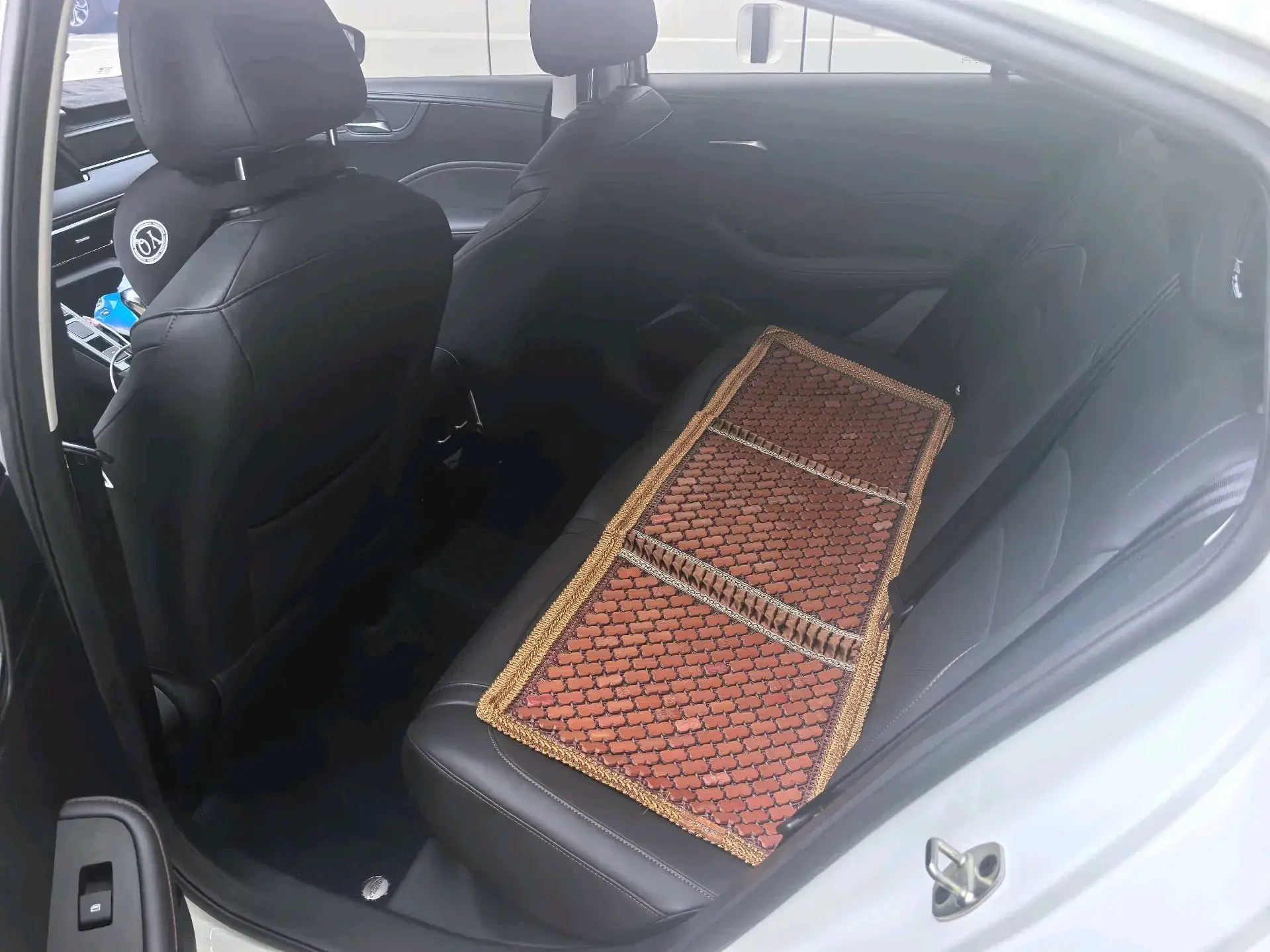 2024 ROEWE I5 thumbnail 4