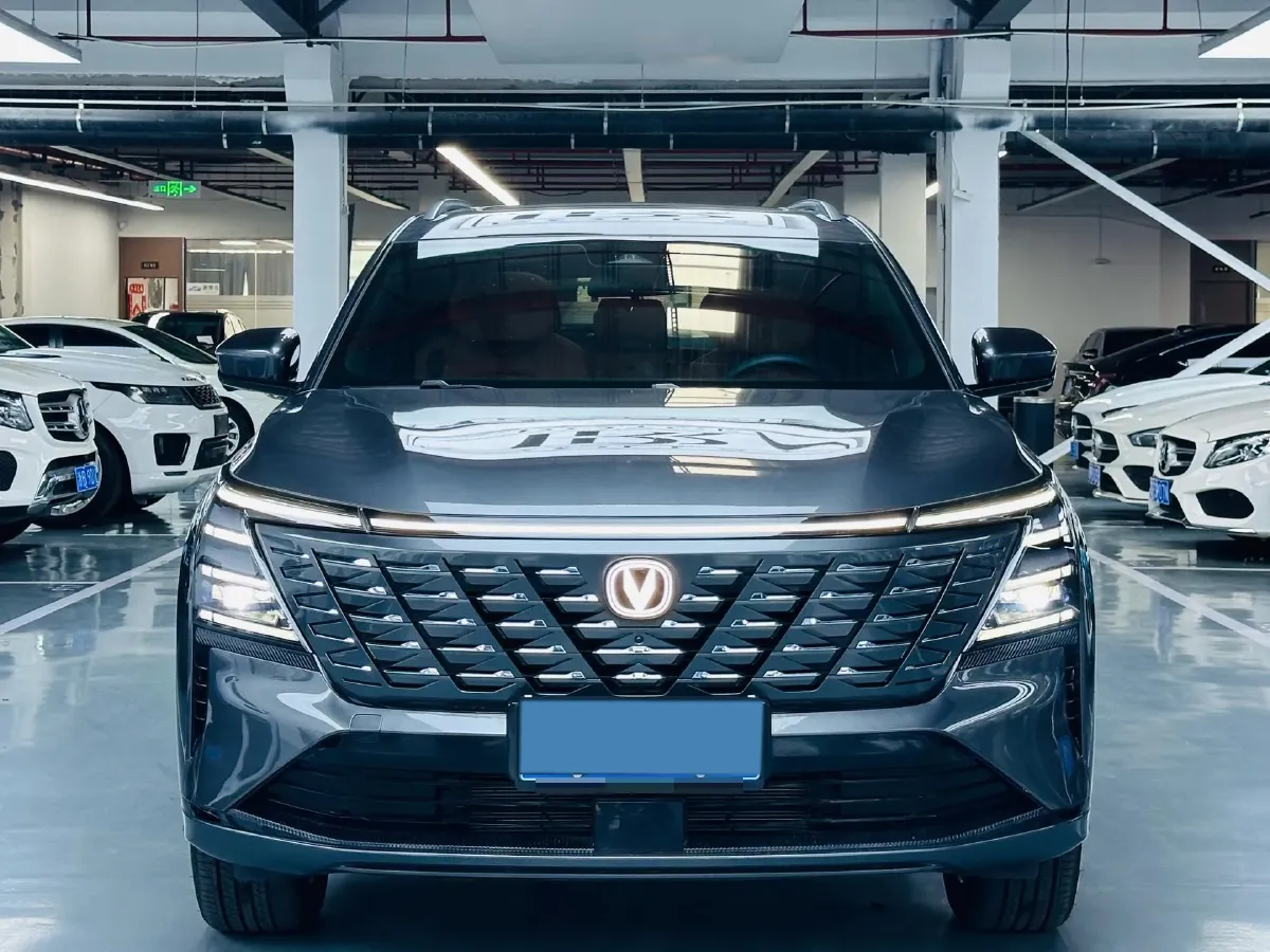 2025 ChangAn CS75 Plus 1.5T 192HP L4 8AT,autocango,china used car exporter,china ev exporter,chinese used car exporter,chinese used ev exporter