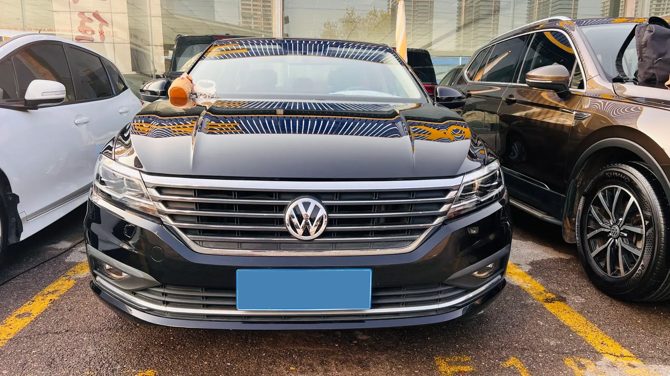 2019 VOLKSWAGEN LAVIDA thumbnail 2