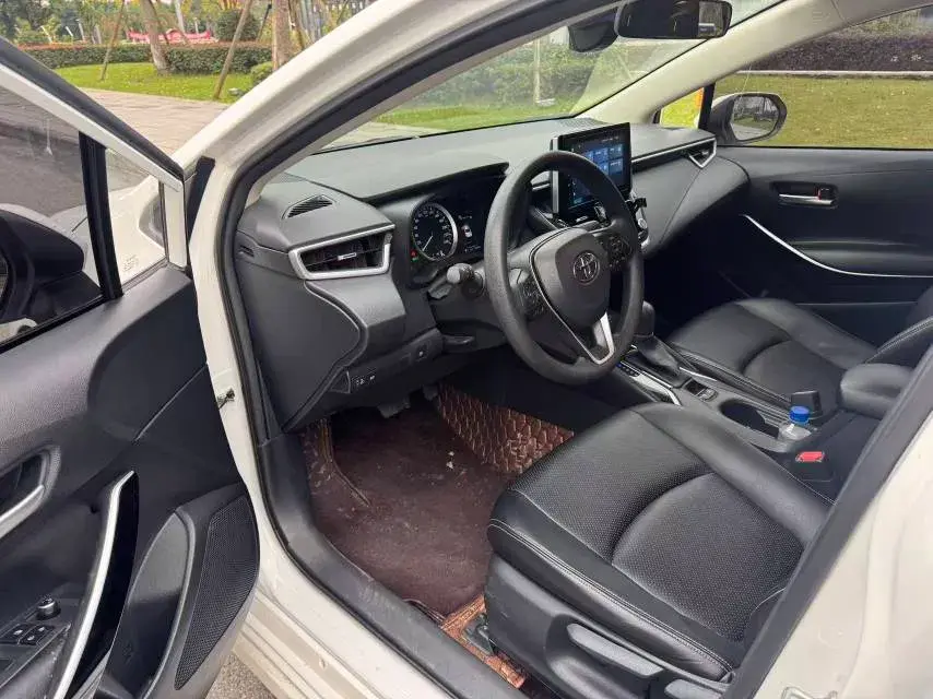 2019 TOYOTA COROLLA thumbnail 4