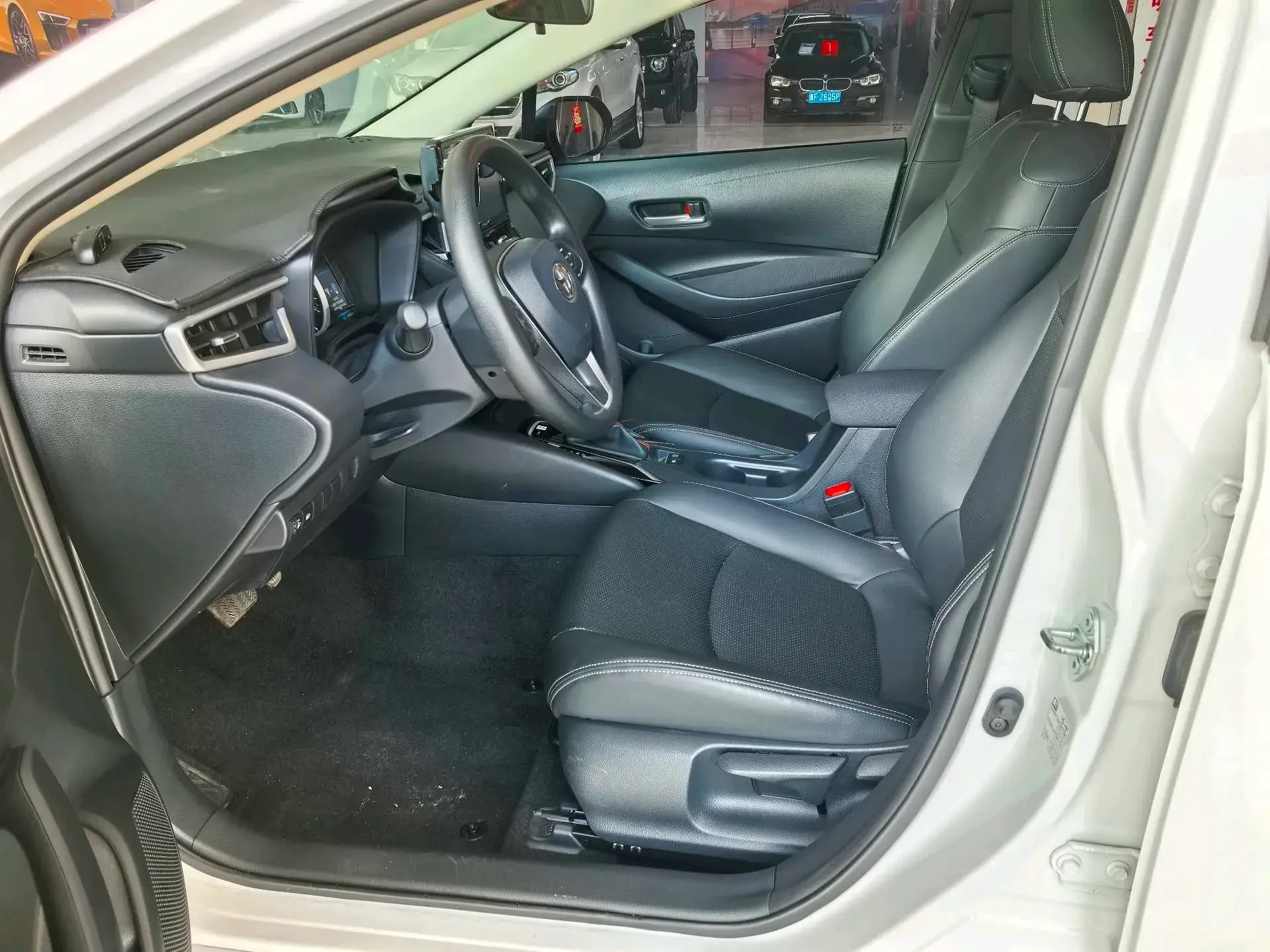 2023 TOYOTA COROLLA thumbnail 2