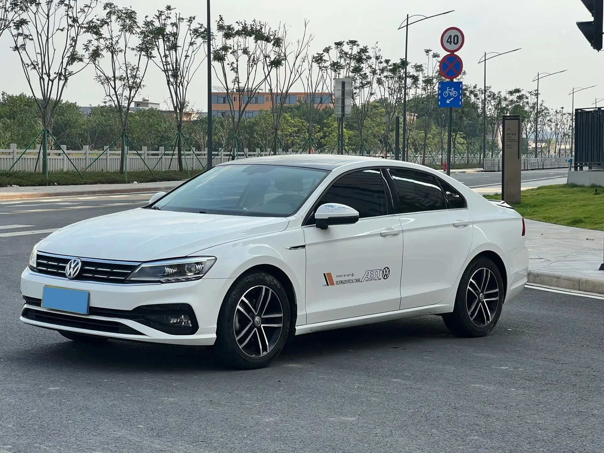 2019 VOLKSWAGEN LAMANDO view 1