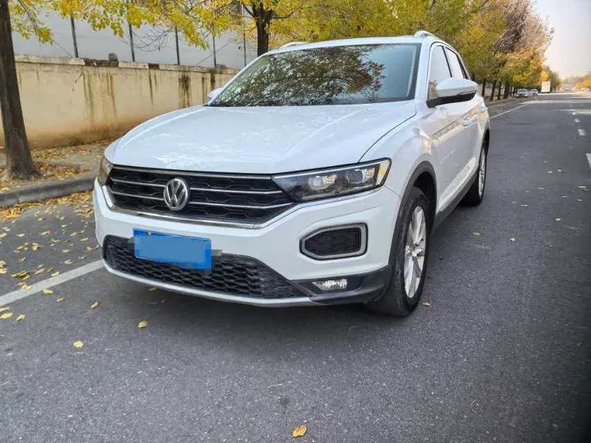 2018 VOLKSWAGEN T-ROC view 1