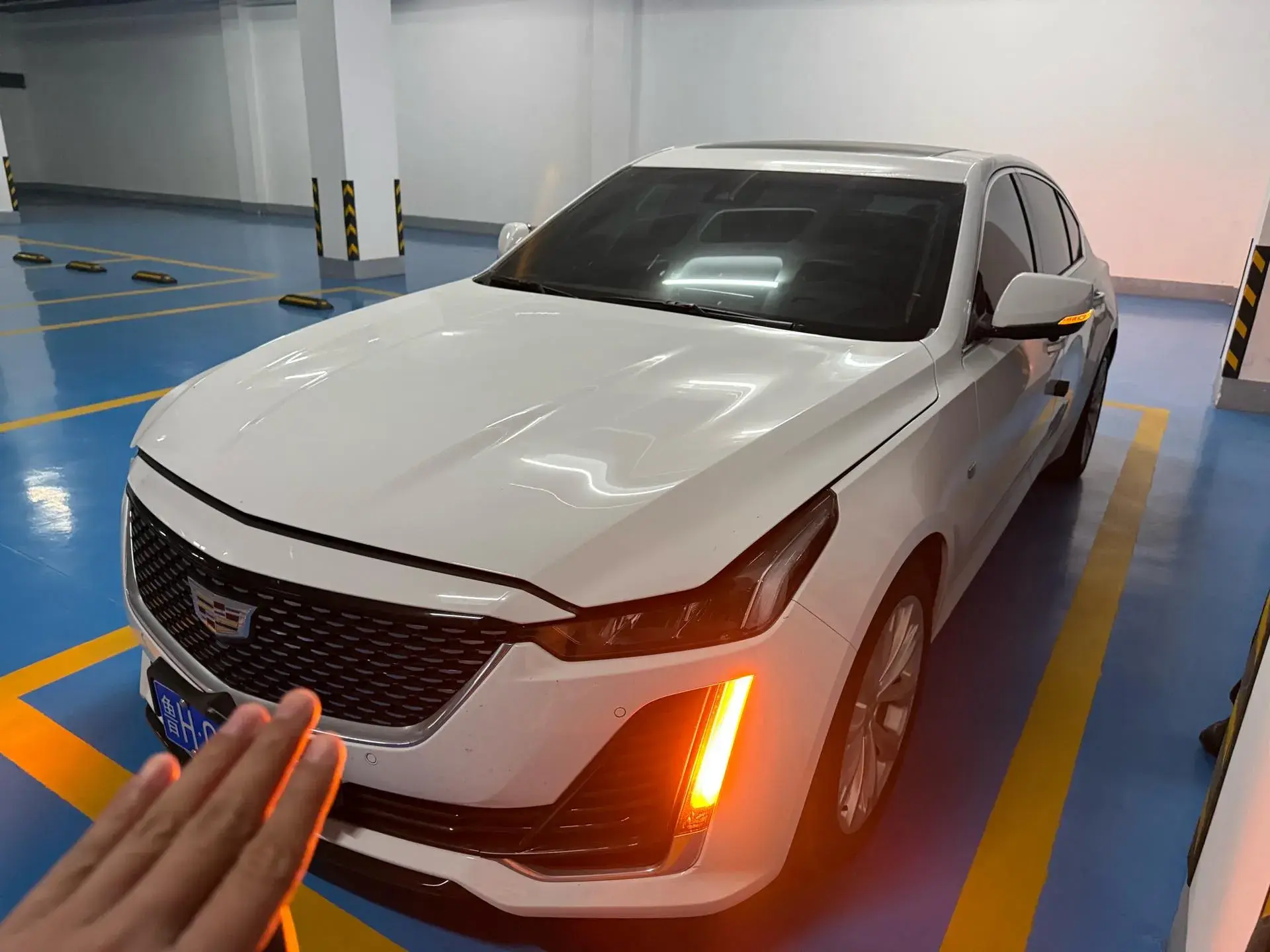 2022 CADILLAC CT5 view 1