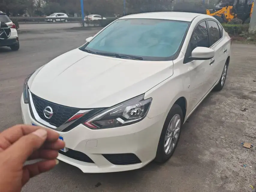 2024 NISSAN SYLPHY view 1