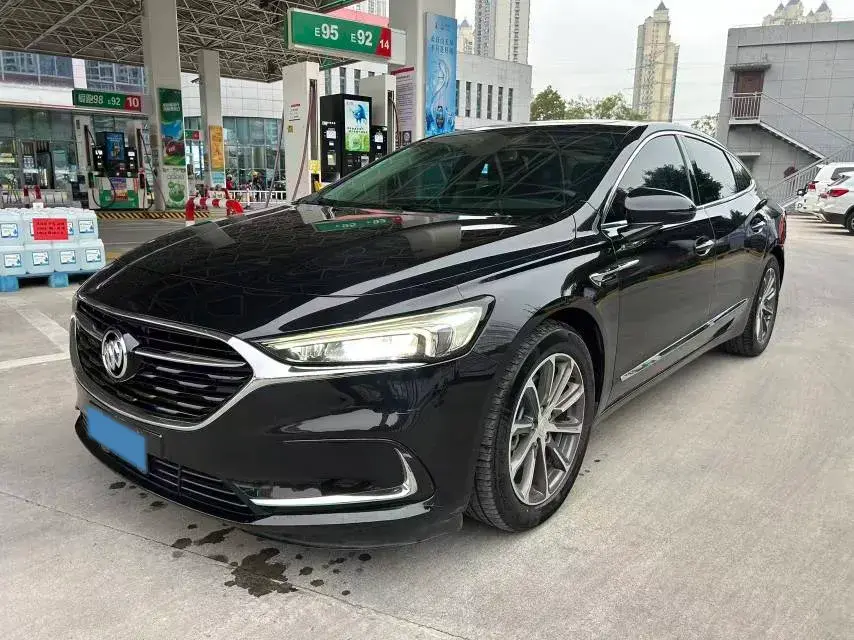 2022 BUICK LARCOSSE view 1