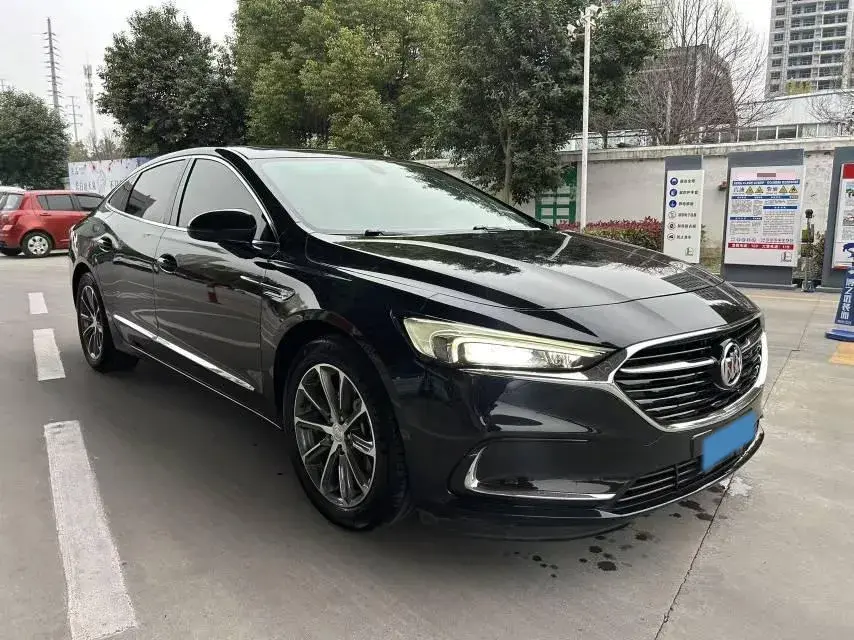 2022 BUICK LARCOSSE thumbnail 3