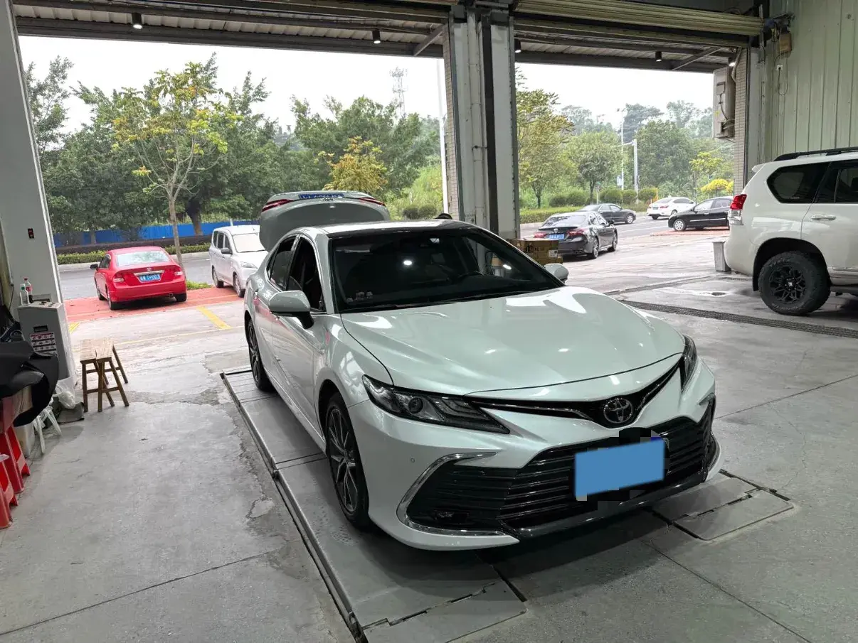 2021 TOYOTA CAMRY thumbnail 3