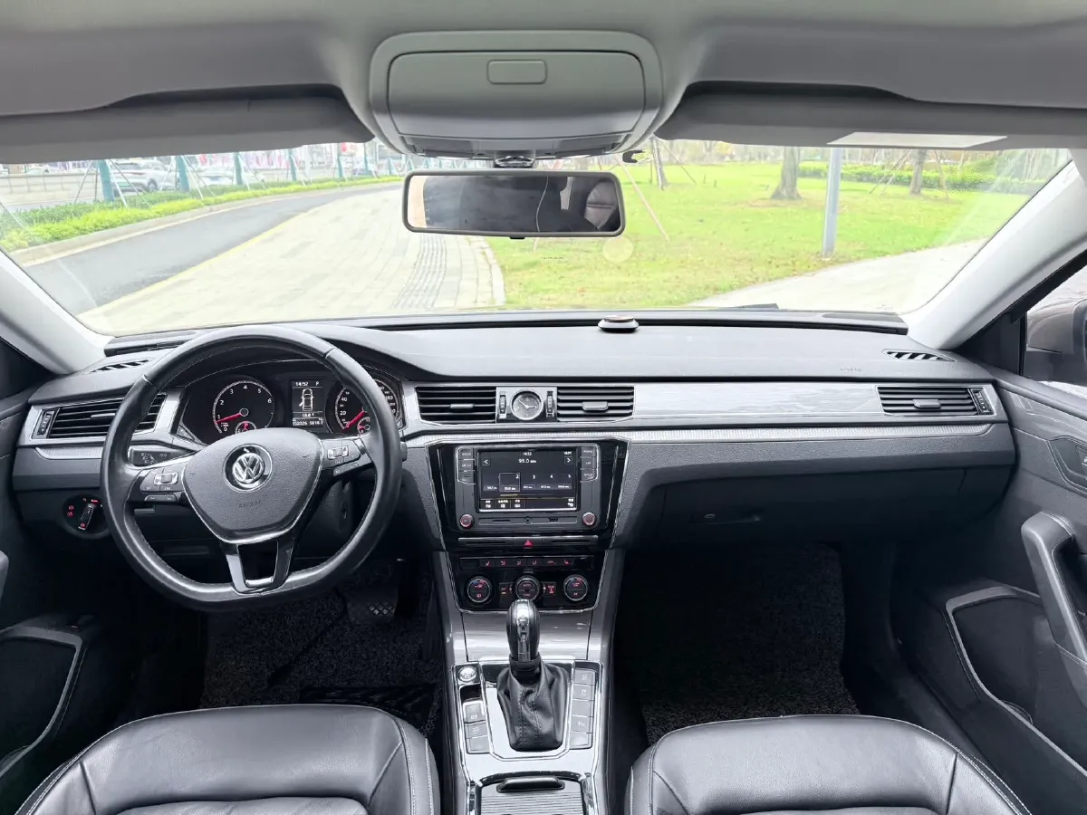 2017 Volkswagen Passat 1.8T 180HP L4 7DCT,autocango,china used car exporter,china ev exporter,chinese used car exporter,chinese used ev exporter