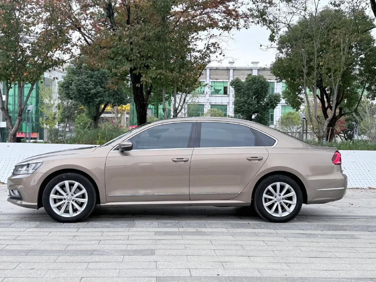 2017 Volkswagen Passat 1.8T 180HP L4 7DCT,autocango,china used car exporter,china ev exporter,chinese used car exporter,chinese used ev exporter