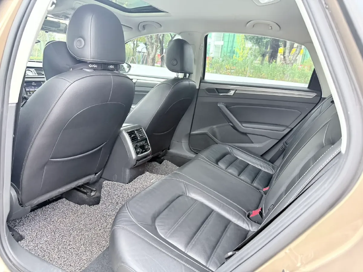 2017 Volkswagen Passat 1.8T 180HP L4 7DCT,autocango,china used car exporter,china ev exporter,chinese used car exporter,chinese used ev exporter