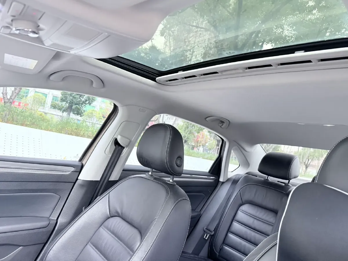 2017 Volkswagen Passat 1.8T 180HP L4 7DCT,autocango,china used car exporter,china ev exporter,chinese used car exporter,chinese used ev exporter