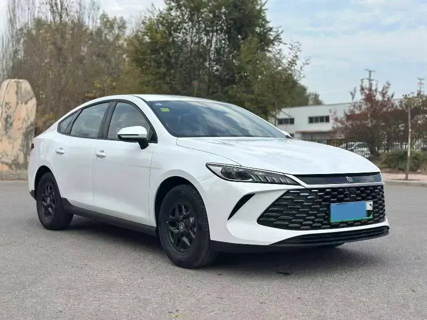 2025 BYD SEAL05 thumbnail 3