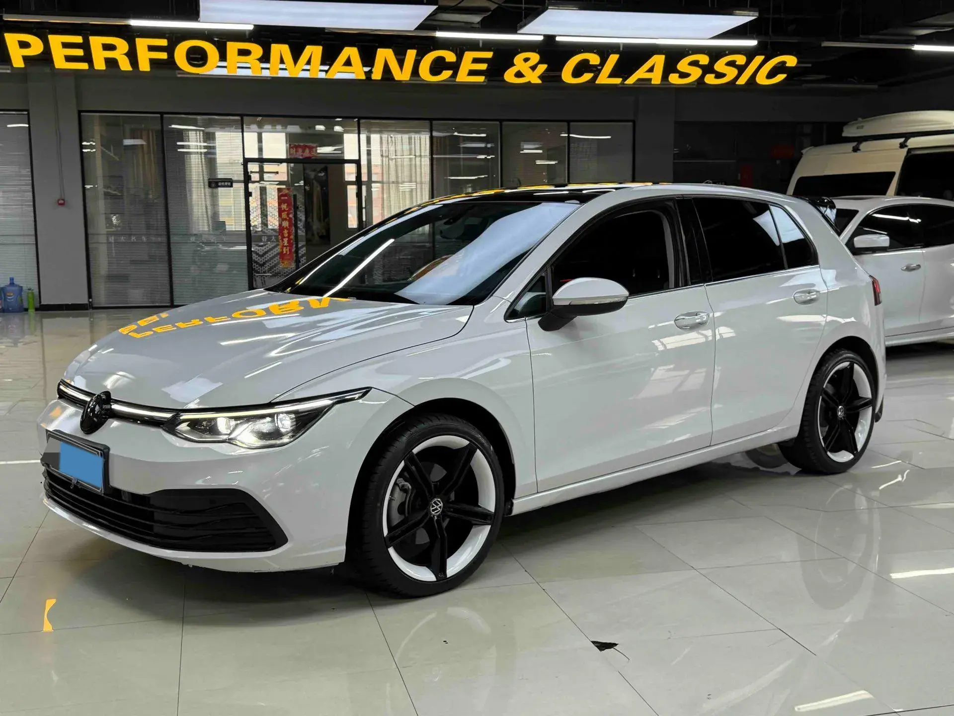 2021 VOLKSWAGEN GOLF view 1