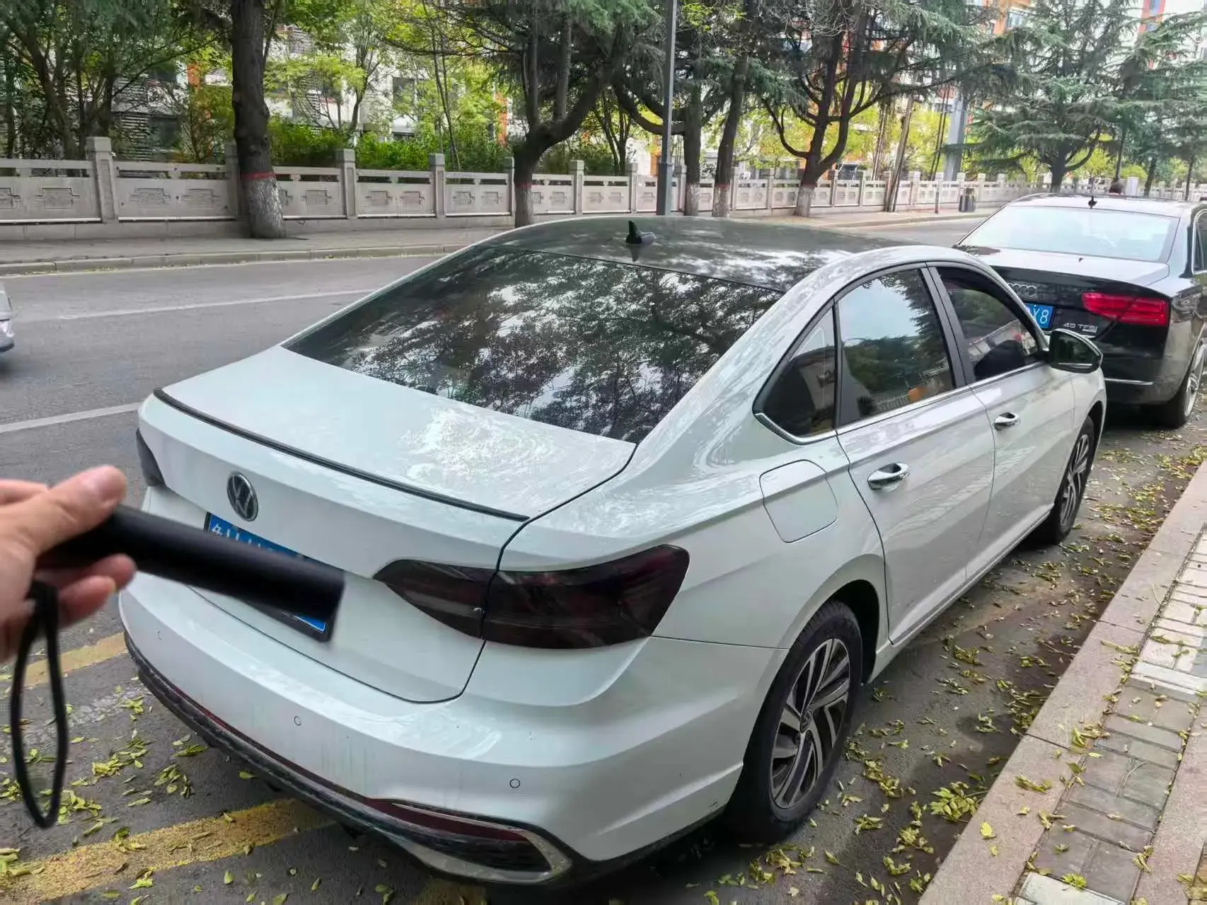 2023 VOLKSWAGEN LAVIDA thumbnail 2